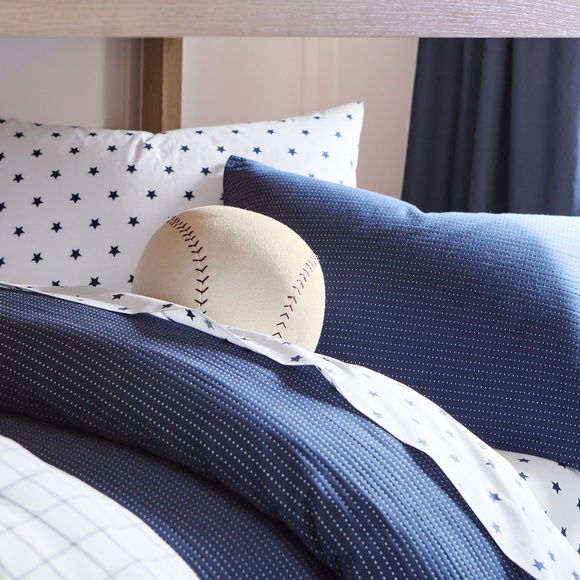 Pottery Barn Kids Star Organic Sheet Set & Pillowcases - Picture 6 of 6